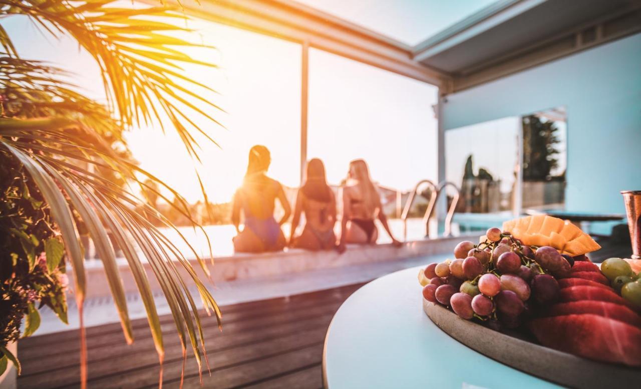 Lear Sense Hotel Gedera Kültér fotó