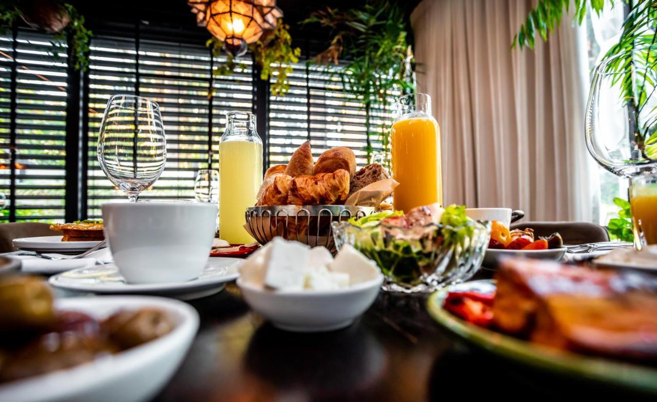 Lear Sense Hotel Gedera Kültér fotó