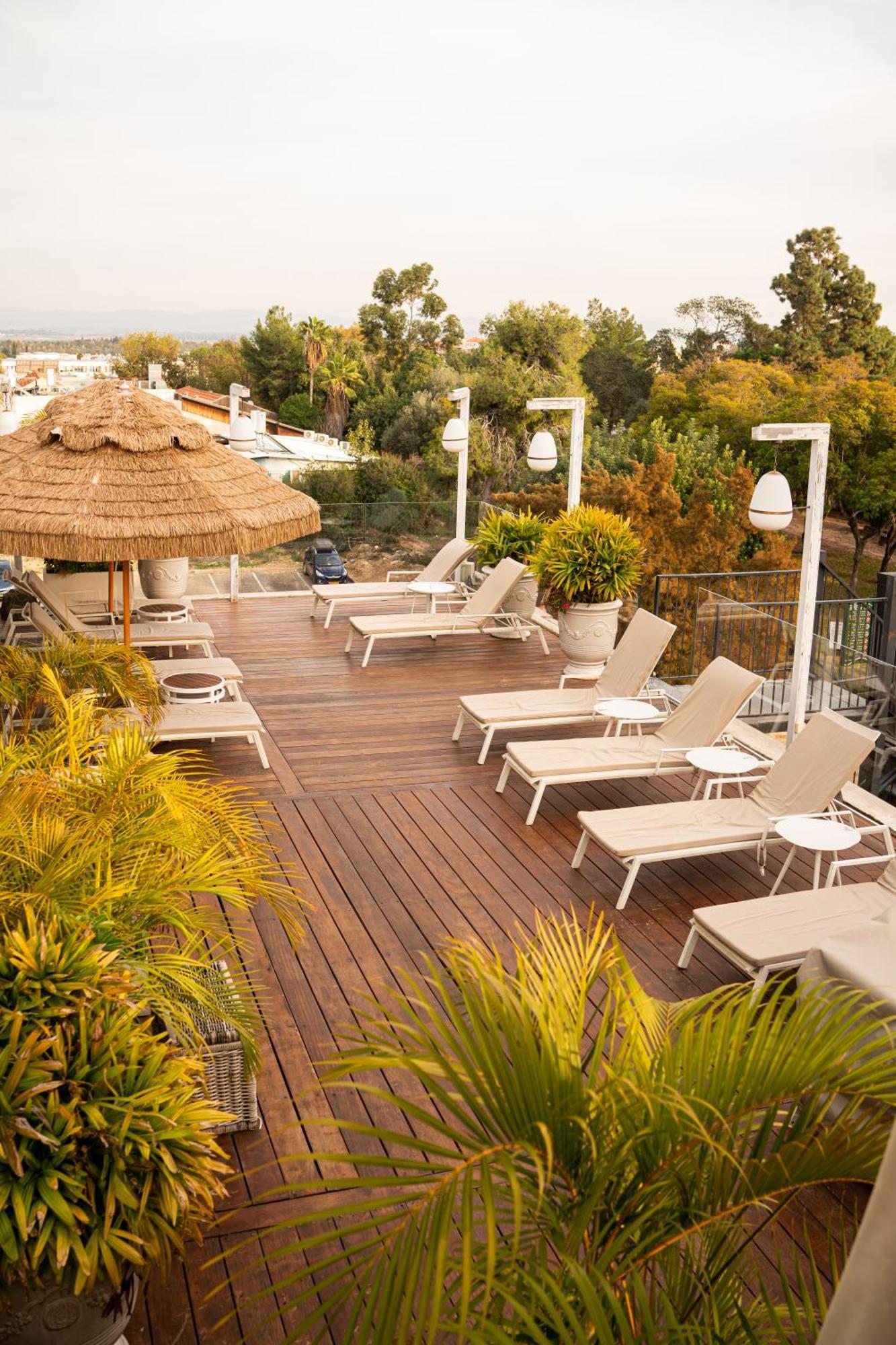 Lear Sense Hotel Gedera Kültér fotó