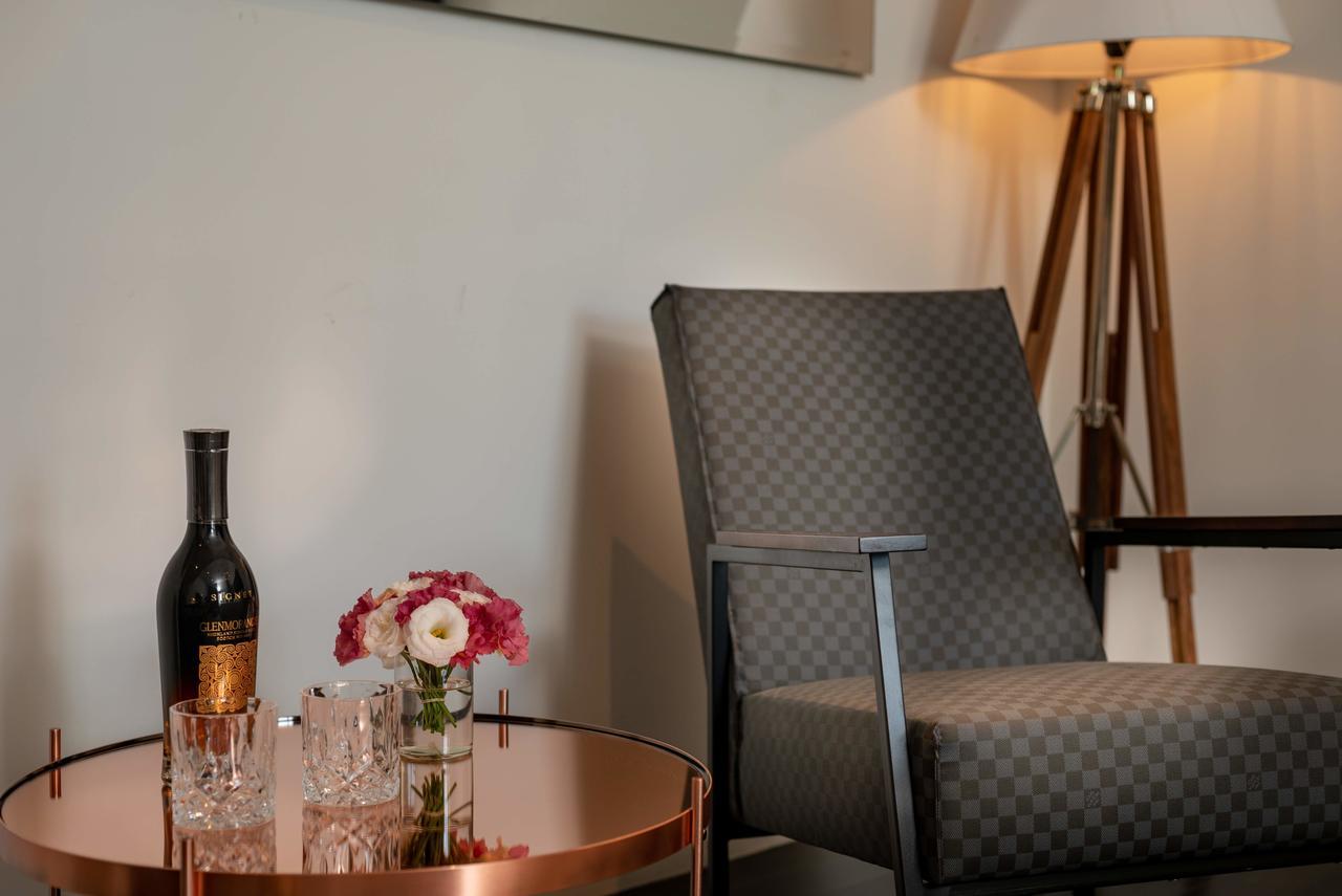 Lear Sense Hotel Gedera Kültér fotó
